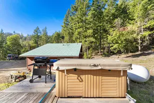 4000 E Jones Creek Rd, Grants Pass, OR 97526 - Photo 10