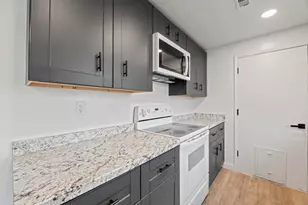 2825 Howard Ave, Medford, OR 97501 - Photo 10