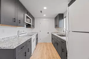 2825 Howard Ave, Medford, OR 97501 - Photo 8