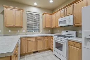 63020 NE Amherst Pl, Bend, OR 97701 - Photo 16