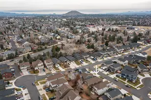 63020 NE Amherst Pl, Bend, OR 97701 - Photo 4