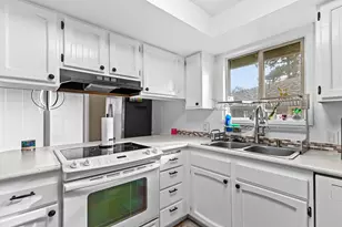 317 Highland Dr, Medford, OR 97504 - Photo 8