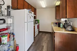 1220 SW 18th St, Redmond, OR 97756 - Photo 4