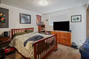 1220 SW 18th St, Redmond, OR 97756 - Photo 8