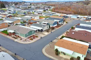 4729 S Pacific Hwy, Phoenix, OR 97535 - Photo 2