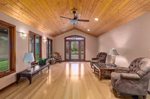 300 NE Mead St, Grants Pass, OR 97526 - Photo 16