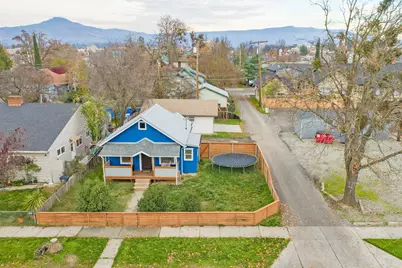 16 Quince Street, Medford, OR 97501 - Photo 1