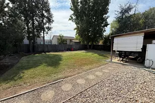 2076 Roberts Rd, Medford, OR 97504 - Photo 20