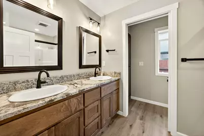 1870 SW Mistybrook Drive, Grants Pass, OR 97527 - Photo 12