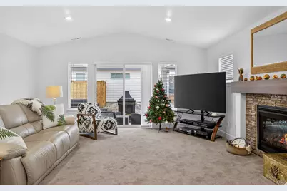 1055 NW Varnish Lane, Redmond, OR 97756 - Photo 12