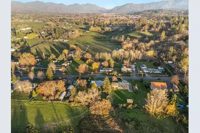 1627 Southgate Way, Grants Pass, OR 97527 - Photo 44