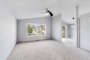 959 Westrop Dr, Central Point, OR 97502 - Photo 14