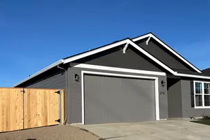 3715 Ford Dr, Medford, OR 97504 - Photo 2