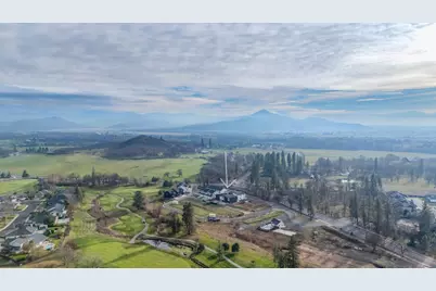 210 Bogey Lane, Eagle Point, OR 97524 - Photo 4