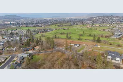 210 Bogey Lane, Eagle Point, OR 97524 - Photo 46