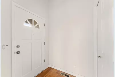 2203 NW Oxford Circle, Grants Pass, OR 97526 - Photo 8