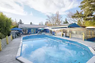 1067 SE Ashley Pl, Grants Pass, OR 97526 - Photo 14