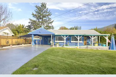 1067 SE Ashley Place, Grants Pass, OR 97526 - Photo 1