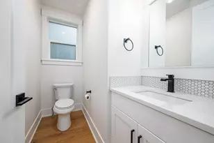 62667 NW McClain Dr, Bend, OR 97703 - Photo 24