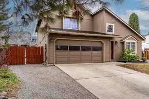 3023 NE Lansing Ct, Bend, OR 97701 - Photo 2