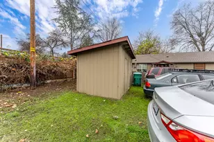 1848 Cloverlawn Dr, Grants Pass, OR 97527 - Photo 22