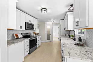 885 Mountain View Dr, Eagle Point, OR 97524 - Photo 14