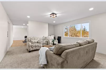 885 Mountain View Drive, Eagle Point, OR 97524 - Photo 10