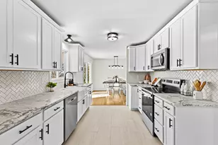 885 Mountain View Dr, Eagle Point, OR 97524 - Photo 12