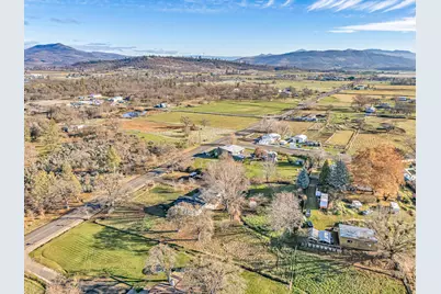 885 Mountain View Drive, Eagle Point, OR 97524 - Photo 48