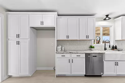 885 Mountain View Drive, Eagle Point, OR 97524 - Photo 16