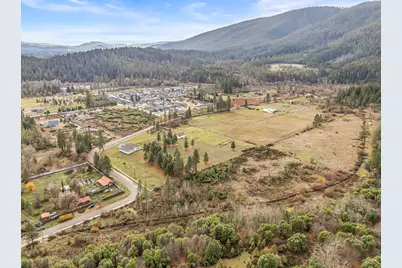 620 W River Street, Cave Junction, OR 97523 - Photo 10