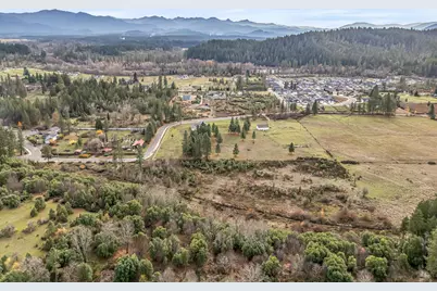620 W River Street, Cave Junction, OR 97523 - Photo 2