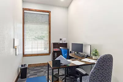 873 NE 7th Street #B, Grants Pass, OR 97526 - Photo 16