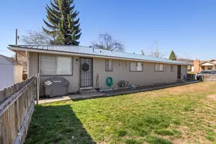 1411 Lakeview Ave, Klamath Falls, OR 97601 - Photo 2