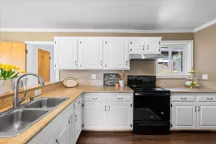 7420 N Applegate Rd, Grants Pass, OR 97527 - Photo 34