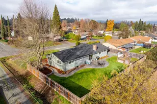 1949 Haviland Dr, Grants Pass, OR 97527 - Photo 40