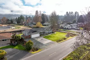 1949 Haviland Dr, Grants Pass, OR 97527 - Photo 38