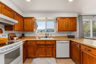 1949 Haviland Dr, Grants Pass, OR 97527 - Photo 18