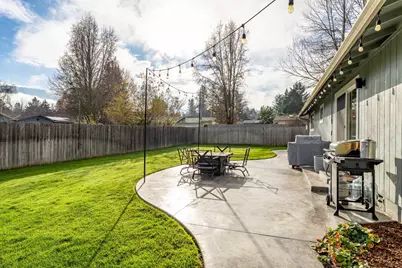 1949 Haviland Drive, Grants Pass, OR 97527 - Photo 32
