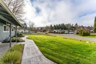 1949 Haviland Dr, Grants Pass, OR 97527 - Photo 36