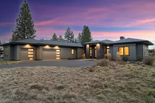 61547 Hosmer Lake Dr, Bend, OR 97702 - Photo 4