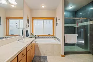 3864 Crystal Springs Dr, Medford, OR 97504 - Photo 18