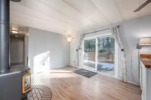 19760 Mahogany St, Bend, OR 97702 - Photo 2