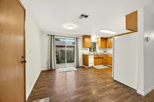 815 SE 11th St, Grants Pass, OR 97526 - Photo 6