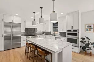 1185 NW Singleton Pl, Bend, OR 97703 - Photo 2