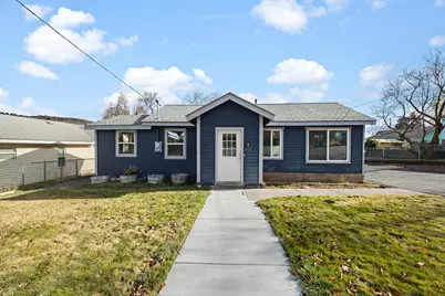 1821 Lancaster Avenue, Klamath Falls, OR 97601 - Photo 2