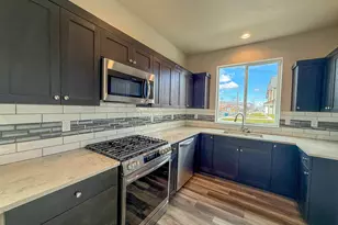 624 NE Court St, Prineville, OR 97754 - Photo 6