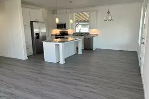 333 Mountain View Dr, Talent, OR 97540 - Photo 6