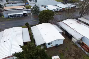 989 Roguelea Ln, Grants Pass, OR 97526 - Photo 16