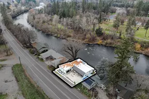 2400 Rogue River Hwy, Gold Hill, OR 97525 - Photo 4